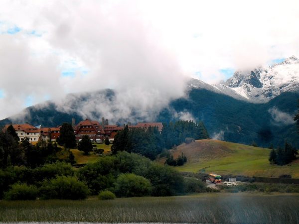 viagem para bariloche vista do hotel Llao Llao