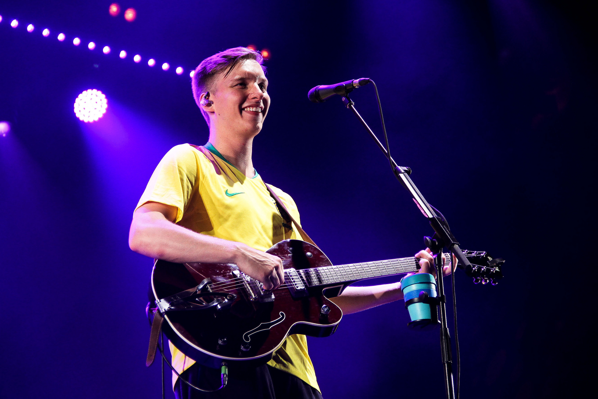 final de semana em são paulo george ezra no palco