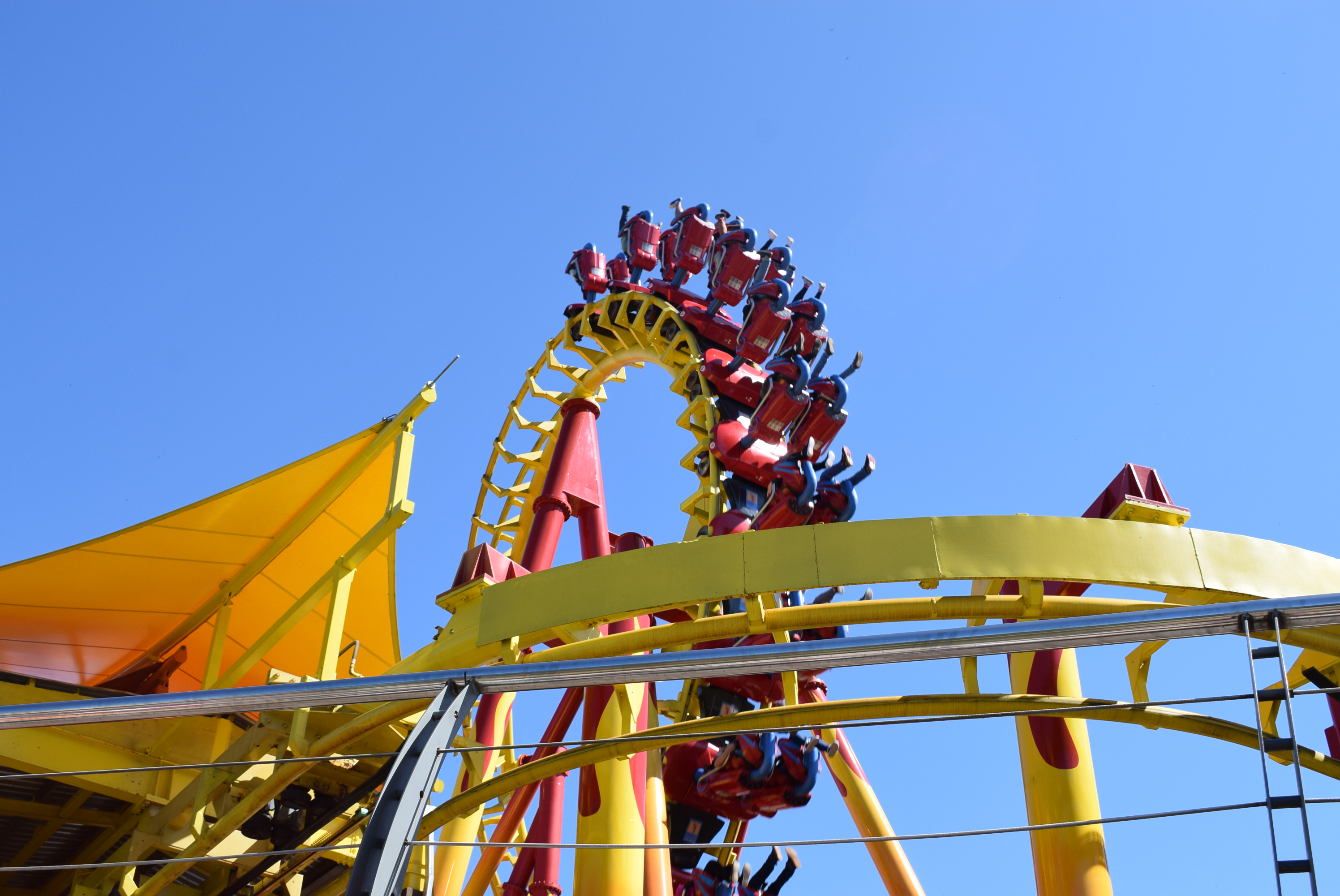 viagem para beto carrero world montanha-russa