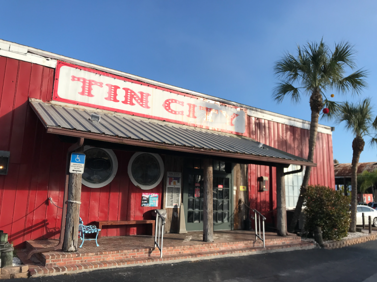 Tin City em Naples curiosidades e dica de restaurante