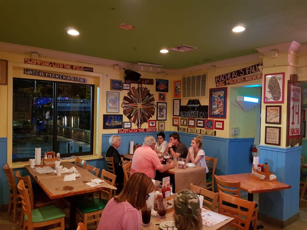 Tin City em Naples curiosidades e dica de restaurante