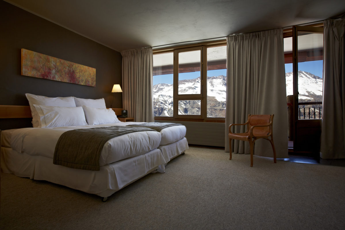 Quartos de luxo têm vista para as montanhas. Foto: Divulgação