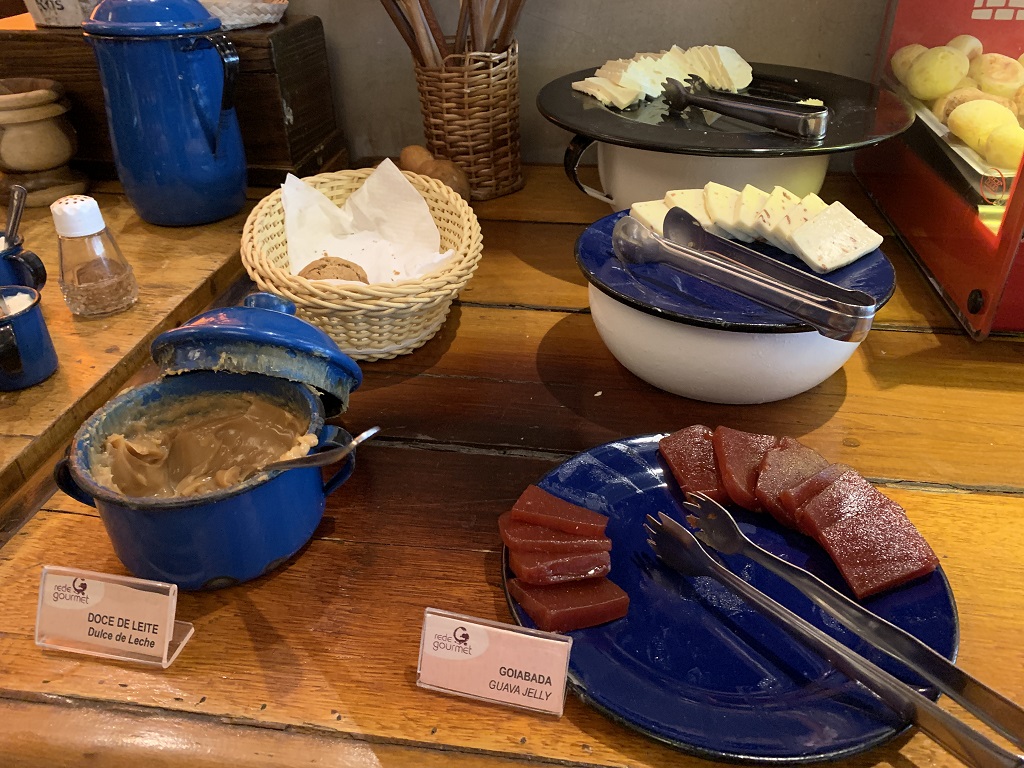 Café da manhã no Radisson Blu Savassi