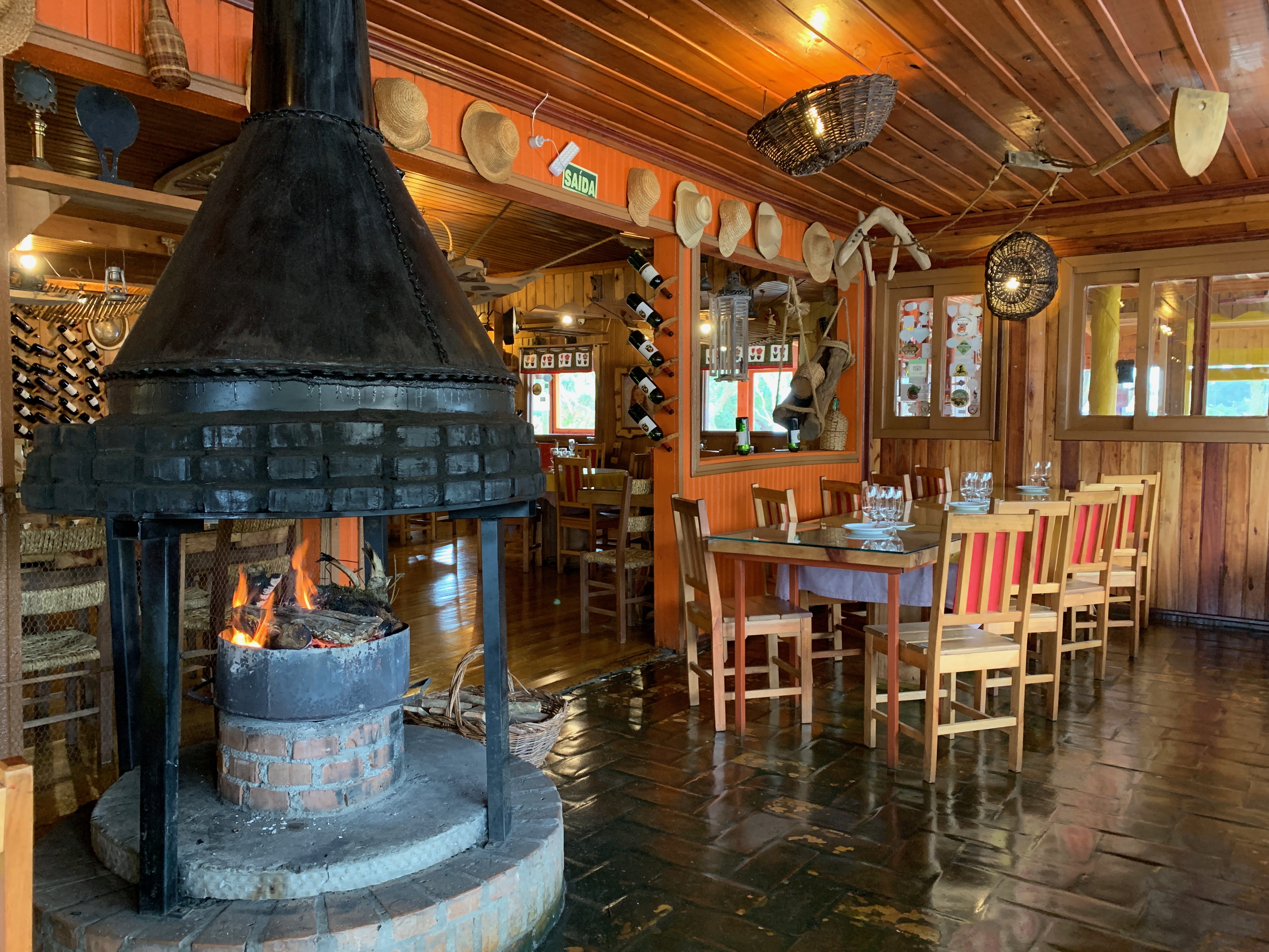 Decoração no restaurante O Casarão em Cambará do Sul