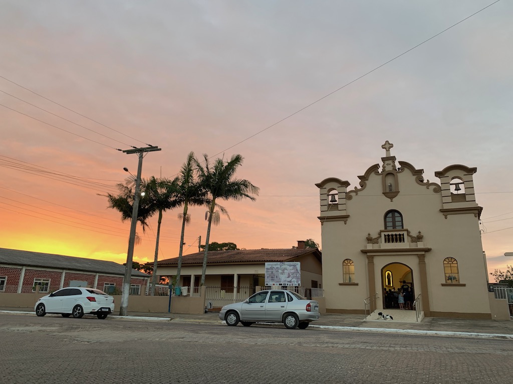 faixada de igreja no centro de tavares