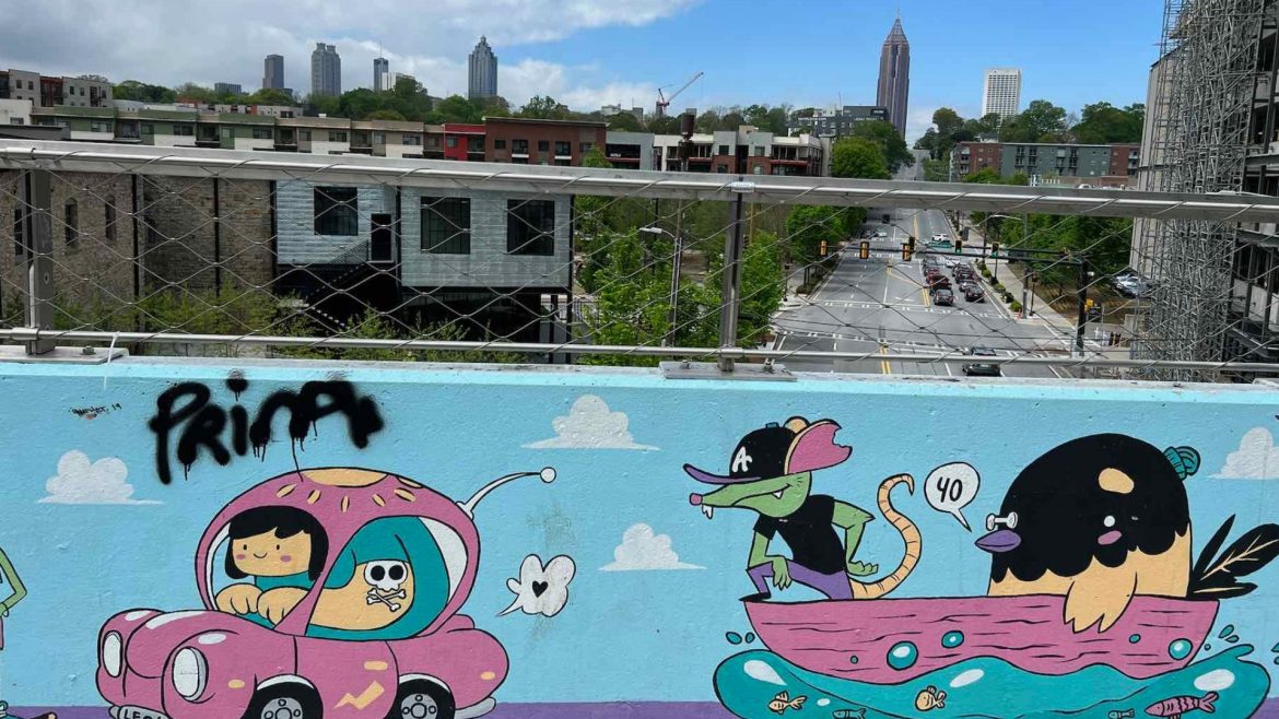 roteiro em atlanta: vista da cidade com grafite nos muros