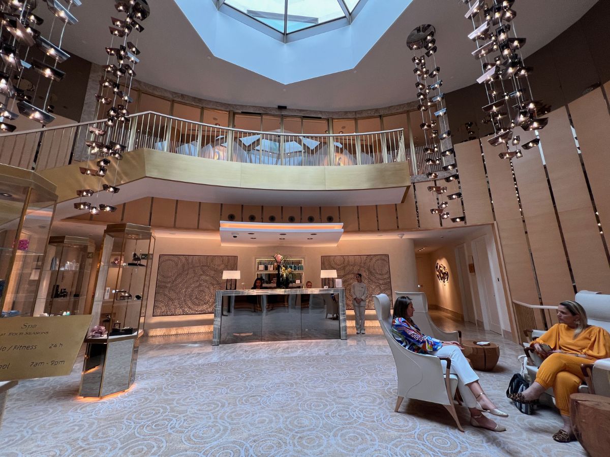Four Seasons Madrid Hospedagem Com SPA No Cora o Da Cidade Four seasons madrid hospedagem com spa no cora o da cidade